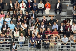 媒體人：郭士強(qiáng)現(xiàn)場觀看遼粵大戰(zhàn) 籃協(xié)主席郭振明也來到了賽區(qū)