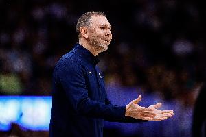 阿德爾曼：球員要充分利用好上場時間 而不是做一個愛找借口的人