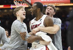 鍵盤俠|維金斯拒絕加班！貝恩拯救班凱羅！文班：地球人 你們完了