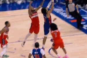 好在無礙！CC突破被白魔犯規(guī)&平拍在地摔得不輕 奇才挑戰(zhàn)但失敗