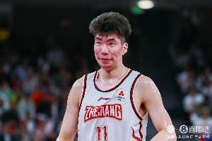 媒體人：中國(guó)球員想要提升 就得走出舒適區(qū) 余嘉豪真的不一樣了