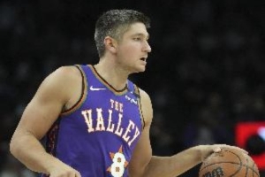 怎么不讓阿倫得50分？太陽主教練：分差太大不能讓他再上