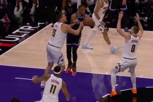 威少跳起傳球砸到布勞恩腳背 約基奇&穆雷等四人齊齊攤手