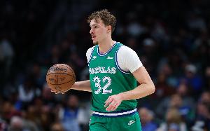 一聲嘆息！弗拉格底角大空位三分打鐵 錯(cuò)失縮小比分絕佳良機(jī)