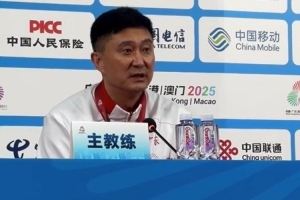 沈梓捷：冠軍照片能不能掛在球館里？杜鋒：當(dāng)然 掛100年