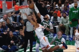 空中禁飛區(qū)！伊戈達(dá)羅滑翔要扣 加福德遮天蔽日單臂按帽拒絕