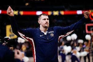 終于贏了！約基奇職業(yè)生涯首次砍下50+且贏球 此前4次全負(fù)