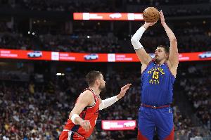 張佳瑋：很多人說祖巴茨是最好約基奇防守者 今天約基奇分外眼紅