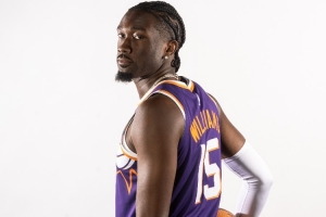 場均11.7分8.7板！太陽迎戰(zhàn)步行者 馬克·威廉姆斯因傷病管理缺陣