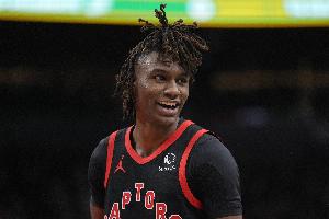 還有高手！沃爾特壓哨對米切爾犯規(guī) 僅耗時0.1秒