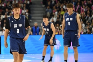 周鵬：大家都說眾神歸位 其實(shí)我們也懷念當(dāng)年一起拼CBA冠軍的時候