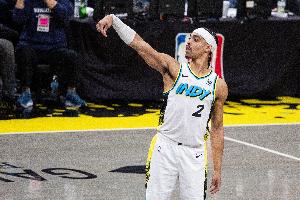 靈動(dòng)飄逸！內(nèi)姆哈德突破回環(huán)拉桿上籃打破四分鐘得分荒