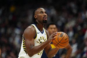 真?zhèn)黄鹆?！卡萊爾：內(nèi)史密斯膝蓋扭傷 將至少缺陣4周的時(shí)間