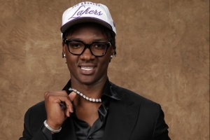 【菜鳥】湖人蒂耶羅首秀4分 黃蜂34號秀13分7板 克尼佩爾10中3