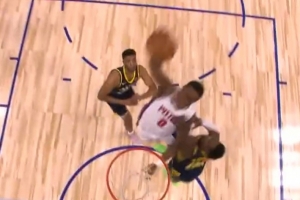 致敬小喬丹！杜倫空接超級戰(zhàn)斧隔扣馬瑟林 全場被點燃