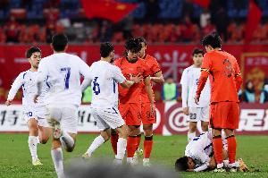 報(bào)復(fù)動(dòng)作染紅！汪士欽吃到生涯首張紅牌，俱樂部+國家隊(duì)93場15黃