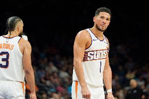 布克：狄龍品性很好極其刻苦 他的拼勁很有感染力能貫穿全隊(duì)