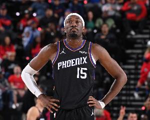 填滿數(shù)據(jù)欄！馬威9投7中高效砍下15分6籃板 正負(fù)值+15