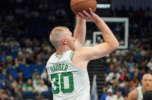 豪澤：上場時間不穩(wěn)定肯定不好受 但我會多關注球隊少糾結自身