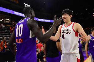 好兄弟都要努力！楊瀚森G聯(lián)盟壓制馬盧阿奇后獲得機(jī)會(huì) 后者未登場(chǎng)