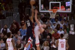 險(xiǎn)些十佳！阿倫空切暴起勢(shì)大力沉掄扣扣翻申京 裁判吹罰進(jìn)攻犯規(guī)