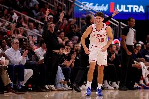 賊拉自信！謝潑德反擊突破拋投命中！火箭不到3分鐘10-0轟停騎士