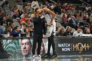 米奇·約翰遜談陣容深度：有時(shí)人手足有時(shí)又不夠 我們需要每個人