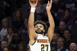 關鍵時刻還是給力！穆雷16中10拿到26分&送出10助攻 末節(jié)獨得14分