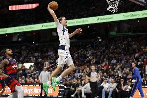 【菜鳥】弗拉格29分新高 樂福26分&6三分弒勇士 費(fèi)爾斯奎因穩(wěn)定