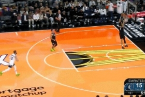 那就扣一個吧！吉萊斯皮搶到長籃板推反擊 布克輕松飛扣！