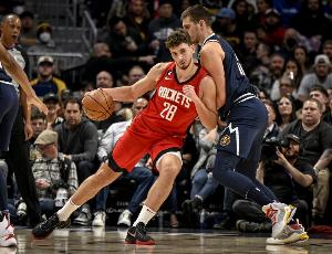 烏度卡：傳球 單打和低位進攻能力 申京與約基奇在很多方面都相似