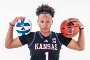 卡特·布萊恩特妹妹承諾堪薩斯大學(xué)！將代表女籃和女排出戰(zhàn)NCAA