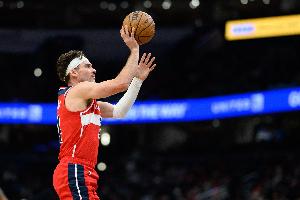 彈無虛發(fā)！基斯珀特半場(chǎng)5中5拿到15分2助 三分2中2