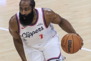 黃蜂主帥：你無法依靠單人限制哈登 哈登今天打得非常出色