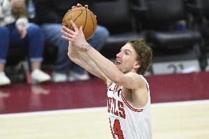 奮力反擊！布澤利斯三分命中 公牛打出10-0反超奇才