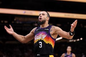 狄龍：特別想知道火箭會(huì)派誰來防我 球隊(duì)要想辦法破解火箭的聯(lián)防