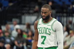 還是得看你！杰倫·布朗末節(jié)13分收比賽 全場轟下35分4板8助