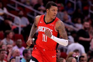 乘勝追擊！小史密斯接阿門(mén)回傳雙手暴扣 火箭領(lǐng)先15分打停太陽(yáng)