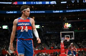 首節(jié)16分奠定基調(diào)！基斯珀特全場(chǎng)11中6得19分3板3斷