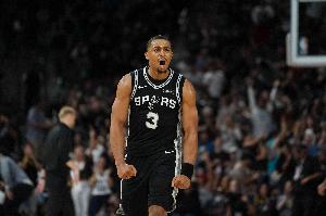 輕松兩雙！凱爾登替補23分鐘 7中3&7罰5中拿到11分10板2助