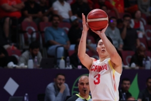 中國(guó)男籃世預(yù)賽大名單：周琦、胡明軒領(lǐng)銜 張鎮(zhèn)麟在列 趙睿無(wú)緣