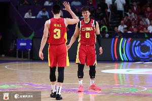 媒體人：下一場(chǎng)還是趙睿帶傷上吧 男籃需要情緒&郭導(dǎo)多給球員減壓