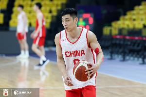 記者：中國男籃隊員們明顯是帶著包袱來應對這場世預賽