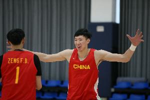 中國(guó)男籃在鋒線內(nèi)線占據(jù)絕對(duì)優(yōu)勢(shì) 如何鎖死李賢重將是取勝之匙