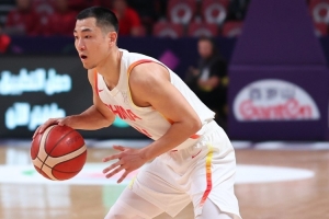 狀態(tài)不佳！高詩(shī)巖半場(chǎng)3投0中&三分2中0 僅得0分3板1斷