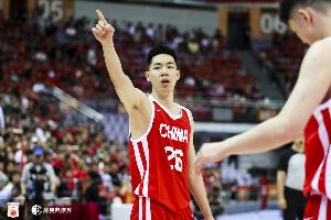 空有一身拼勁！朱俊龍4中1拿到2分2板1助2斷1帽