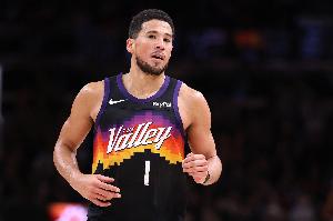 8強(qiáng)再戰(zhàn)雷霆！布克：希望傷員回歸 那會是針尖對麥芒的惡戰(zhàn)