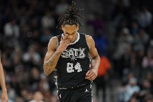 連續(xù)兩個(gè)三分殺死比賽！瓦塞爾7記三分爆砍35分 12個(gè)進(jìn)球純跳投