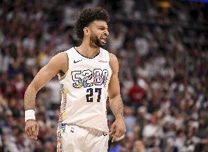 摁不住了！賈馬爾·穆雷借掩護(hù)三分再中 第三節(jié)3分多鐘連中3記！