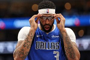 跟東子學(xué)減脂吧！濃眉戰(zhàn)舊主10中6得12分5板5助3蓋帽 全場(chǎng)0罰球